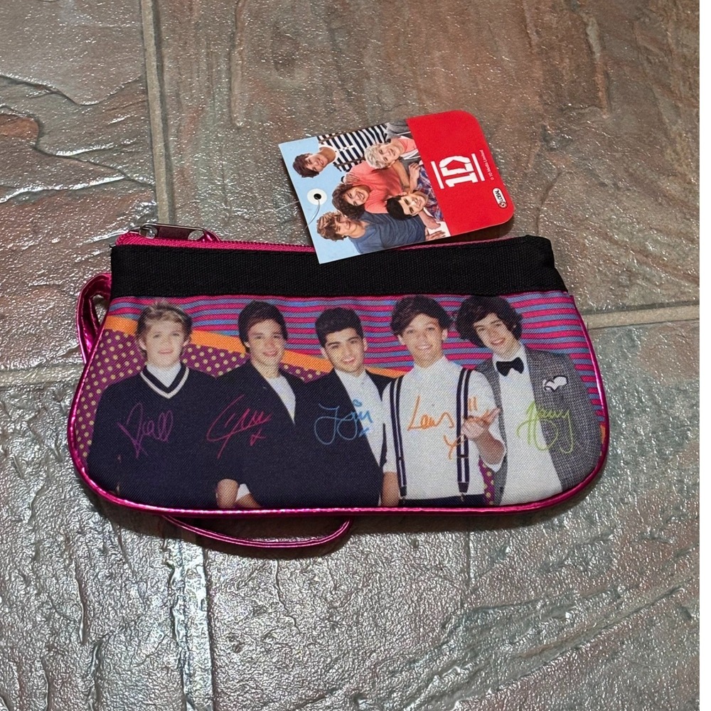 One Direction 1D Small Wristlet Pouch Bag Pink Metallic Trim S13OD14193-WM NWT